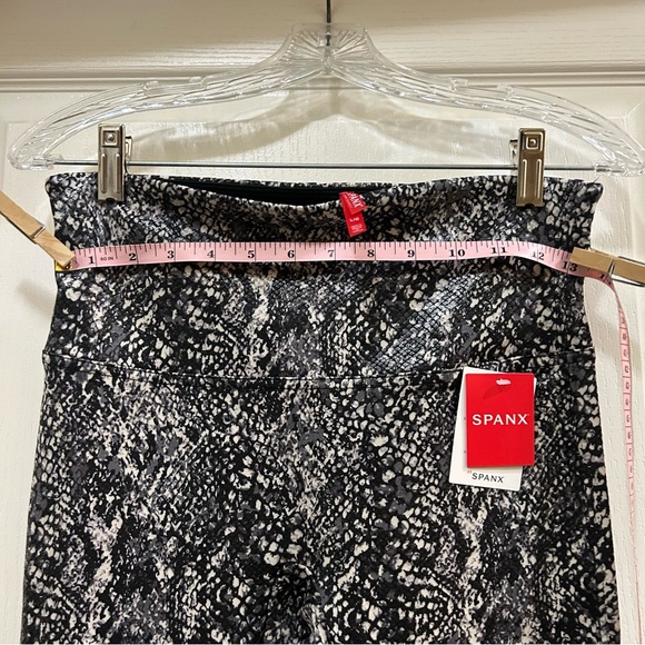 🔥 NWT SPANX faux leather snake print leggings! 🐍♥️🔥 - Picture 8 of 11